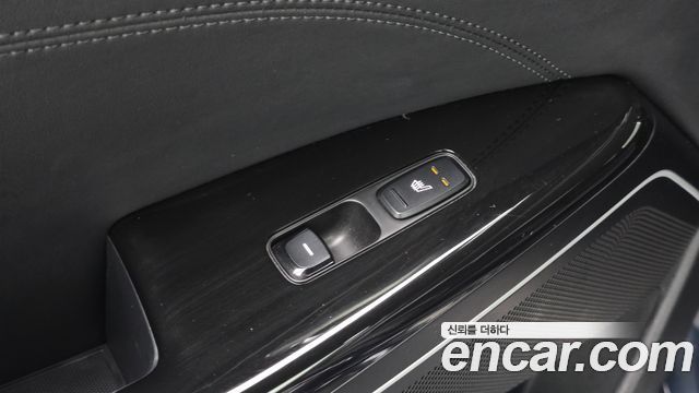 Kia K7 2018 — photo 28