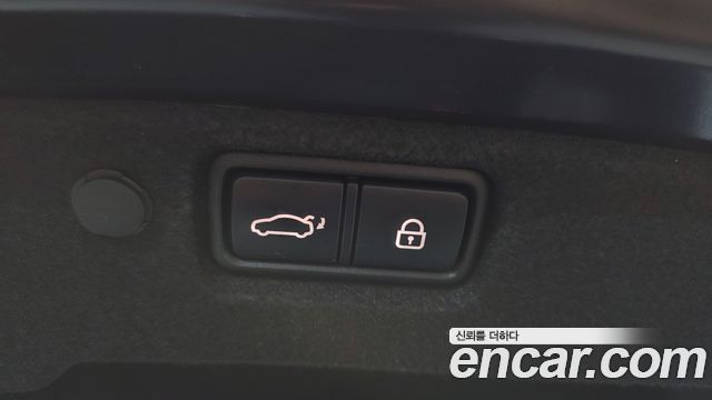 Kia K7 2018 — photo 31