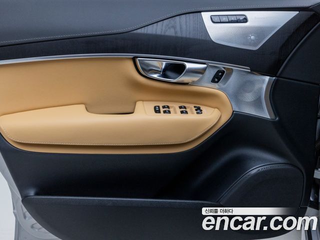 Volvo XC90 2024 — photo 17