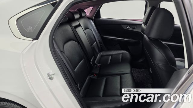 Kia K3 2020 — photo 17