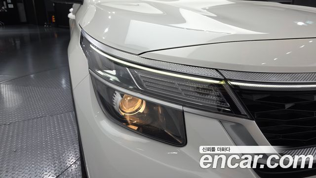 Kia Seltos 2023 — photo 8