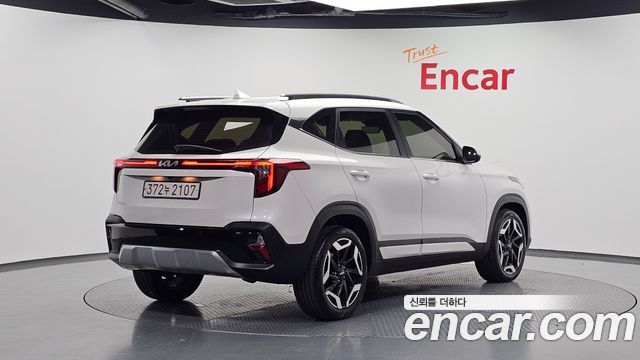 Kia Seltos 2023 — photo 2