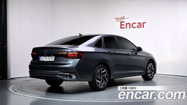 Volkswagen Jetta 2023 — photo 2
