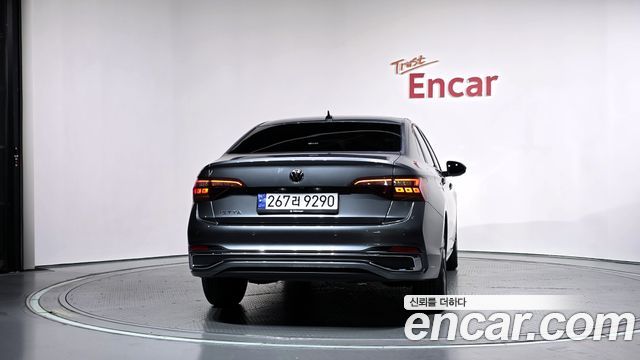 Volkswagen Jetta 2023 — photo 4
