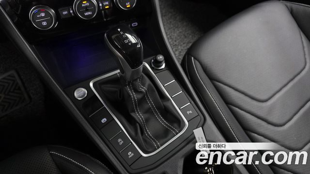 Volkswagen Jetta 2023 — photo 12