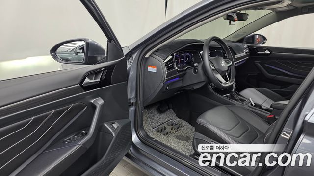 Volkswagen Jetta 2023 — photo 13