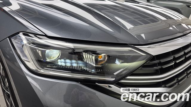 Volkswagen Jetta 2023 — photo 8