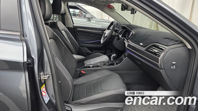 Volkswagen Jetta 2023 — photo 16