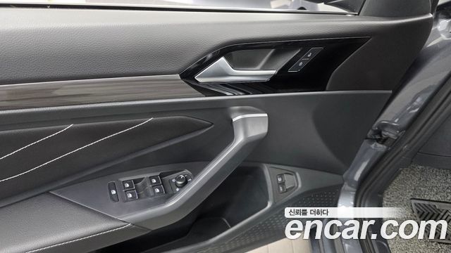Volkswagen Jetta 2023 — photo 27
