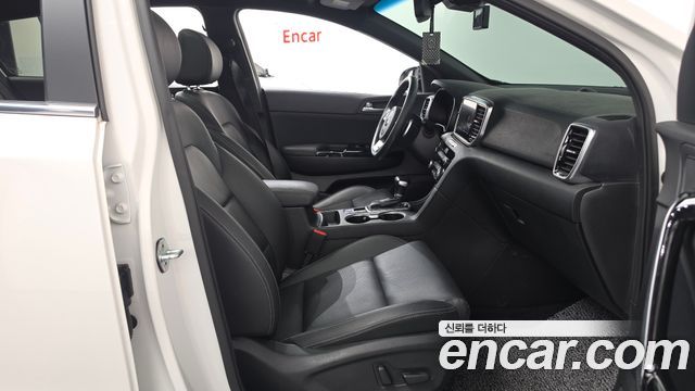 Kia Sportage 2019 — photo 16