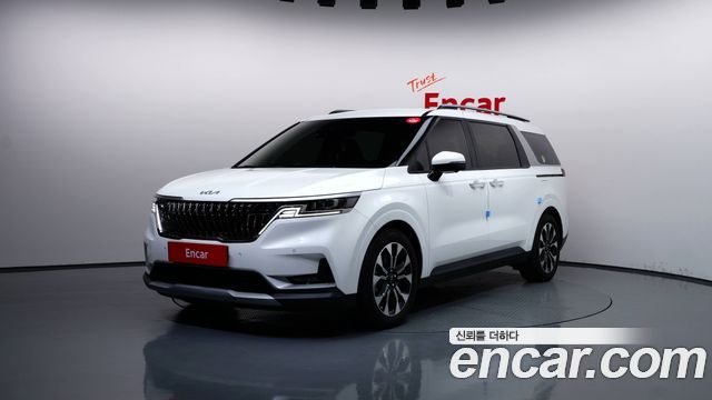 Kia Canival 2023 — photo 1