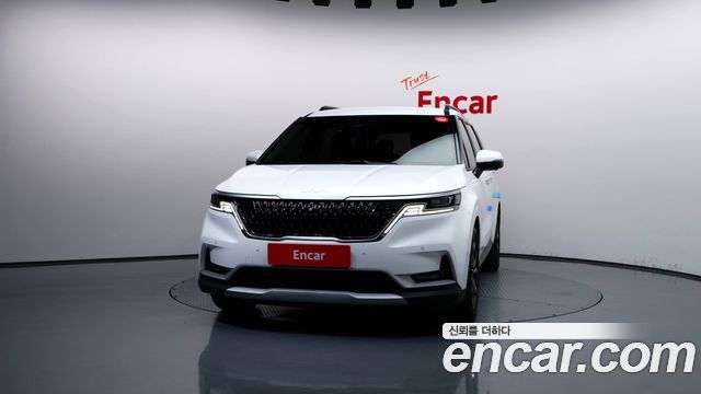 Kia Canival 2023 — photo 3