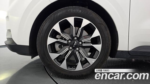 Kia Canival 2023 — photo 5