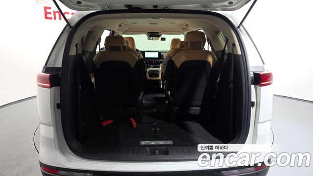 Kia Canival 2023 — photo 21