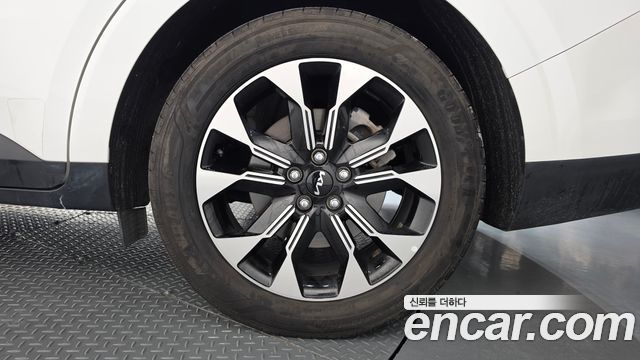 Kia Canival 2023 — photo 7