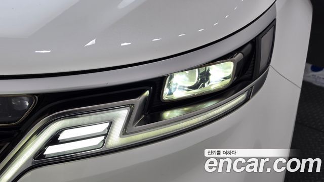 Kia Canival 2023 — photo 8