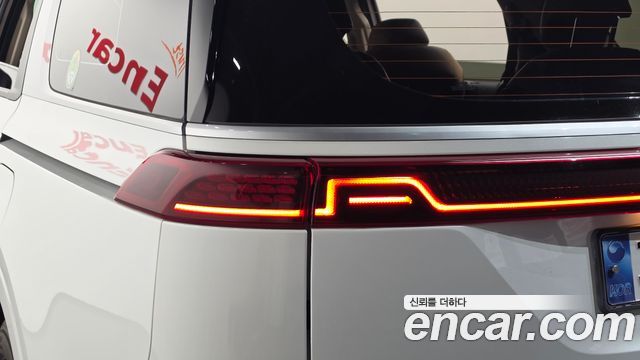 Kia Canival 2023 — photo 9