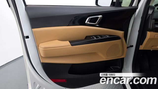 Kia Canival 2023 — photo 14