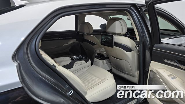 Genesis G90 2019 — photo 17