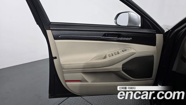 Genesis G90 2019 — photo 14