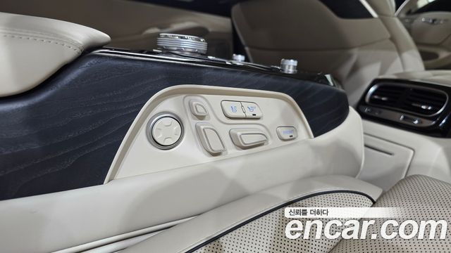 Genesis G90 2019 — photo 29