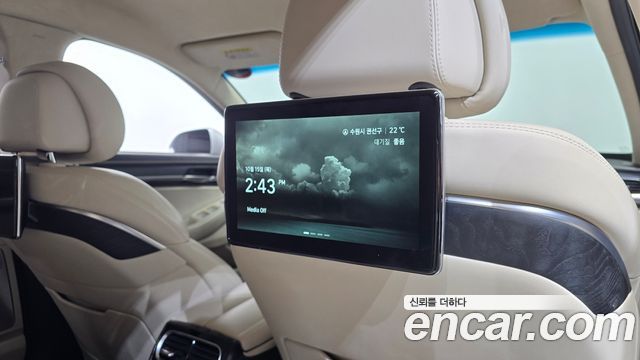 Genesis G90 2019 — photo 30