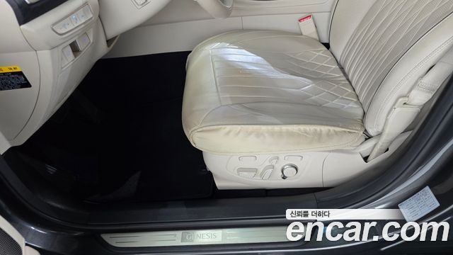 Genesis G90 2019 — photo 33