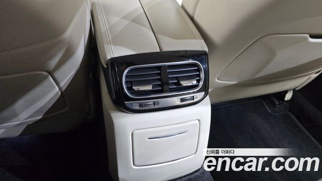 Genesis G90 2019 — photo 34