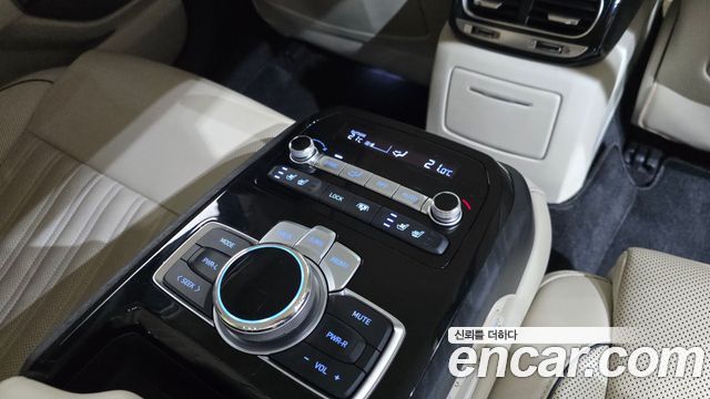 Genesis G90 2019 — photo 35