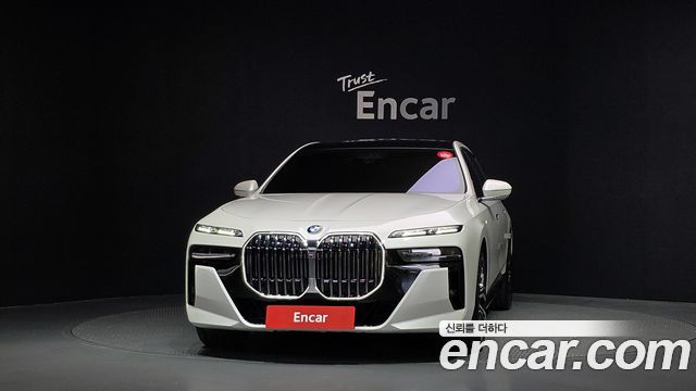 BMW 7-Series 2025 — photo 3