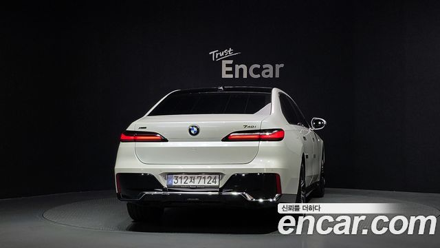 BMW 7-Series 2025 — photo 4