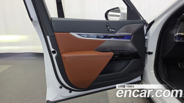 BMW 7-Series 2025 — photo 14