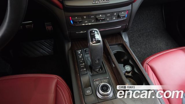 Maserati Ghibli 2021 — photo 12