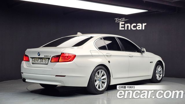 BMW 5-Series 2011 — photo 2