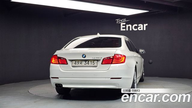 BMW 5-Series 2011 — photo 4