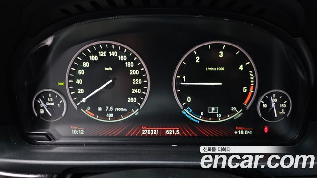 BMW 5-Series 2011 — photo 8