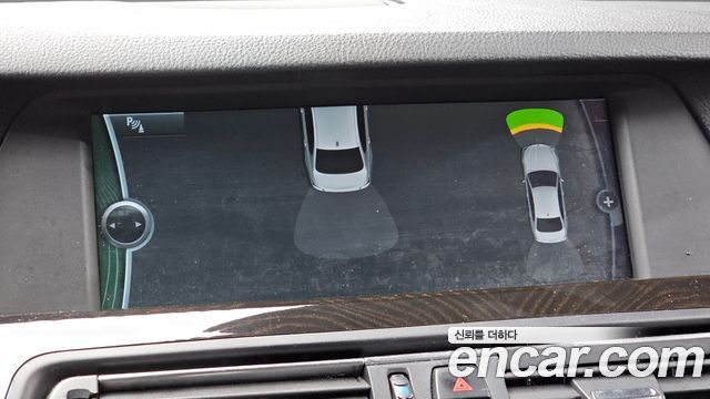 BMW 5-Series 2011 — photo 15