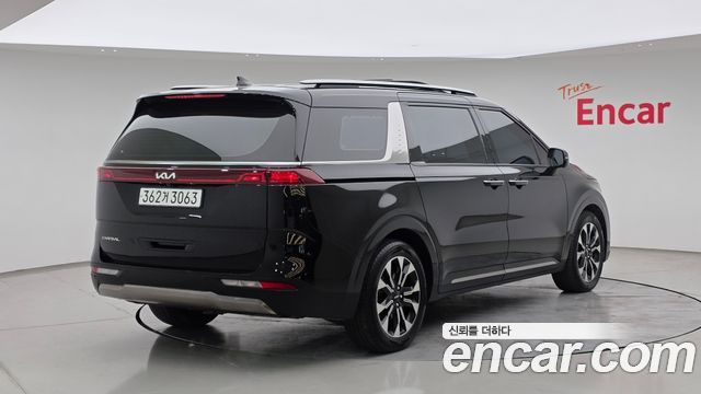 Kia Canival 2023 — photo 2