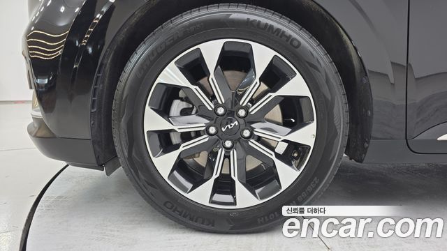Kia Canival 2023 — photo 5