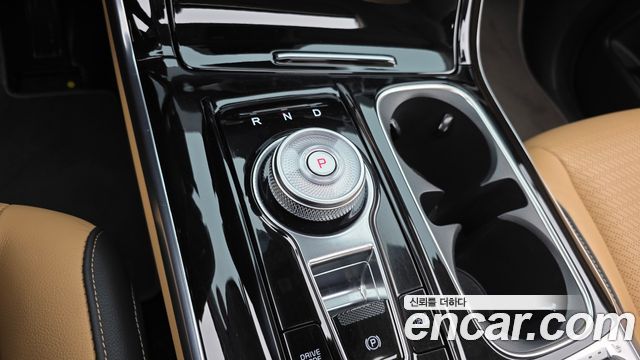 Kia Canival 2023 — photo 9