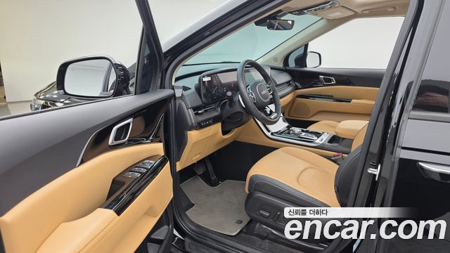 Kia Canival 2023 — photo 10