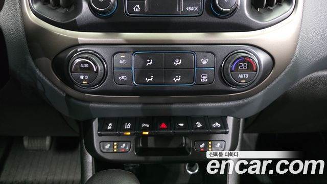 Chevrolet Korea Colorado 2022 — photo 22