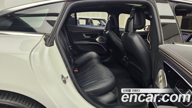 Mercedes-Benz EQS 2022 — photo 17