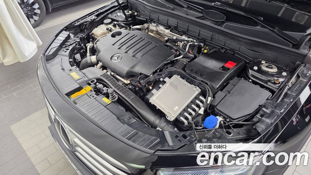Mercedes-Benz GLB-Class 2024 — photo 6