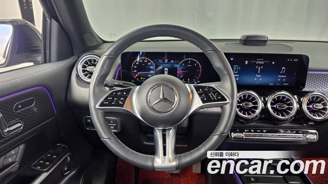 Mercedes-Benz GLB-Class 2024 — photo 19
