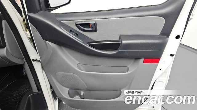 Hyundai Starex 2013 — photo 14