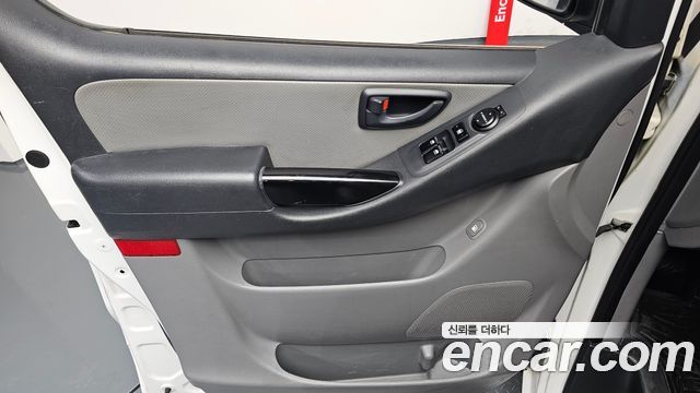 Hyundai Starex 2013 — photo 15