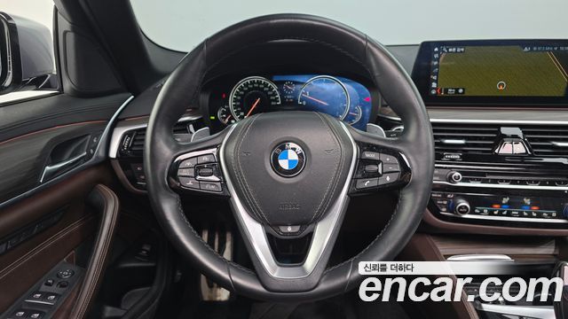 BMW 5-Series 2017 — photo 20
