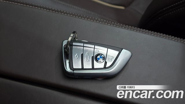 BMW 5-Series 2017 — photo 22