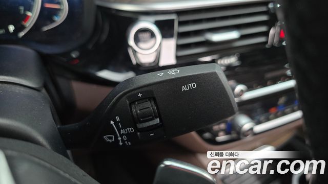 BMW 5-Series 2017 — photo 26